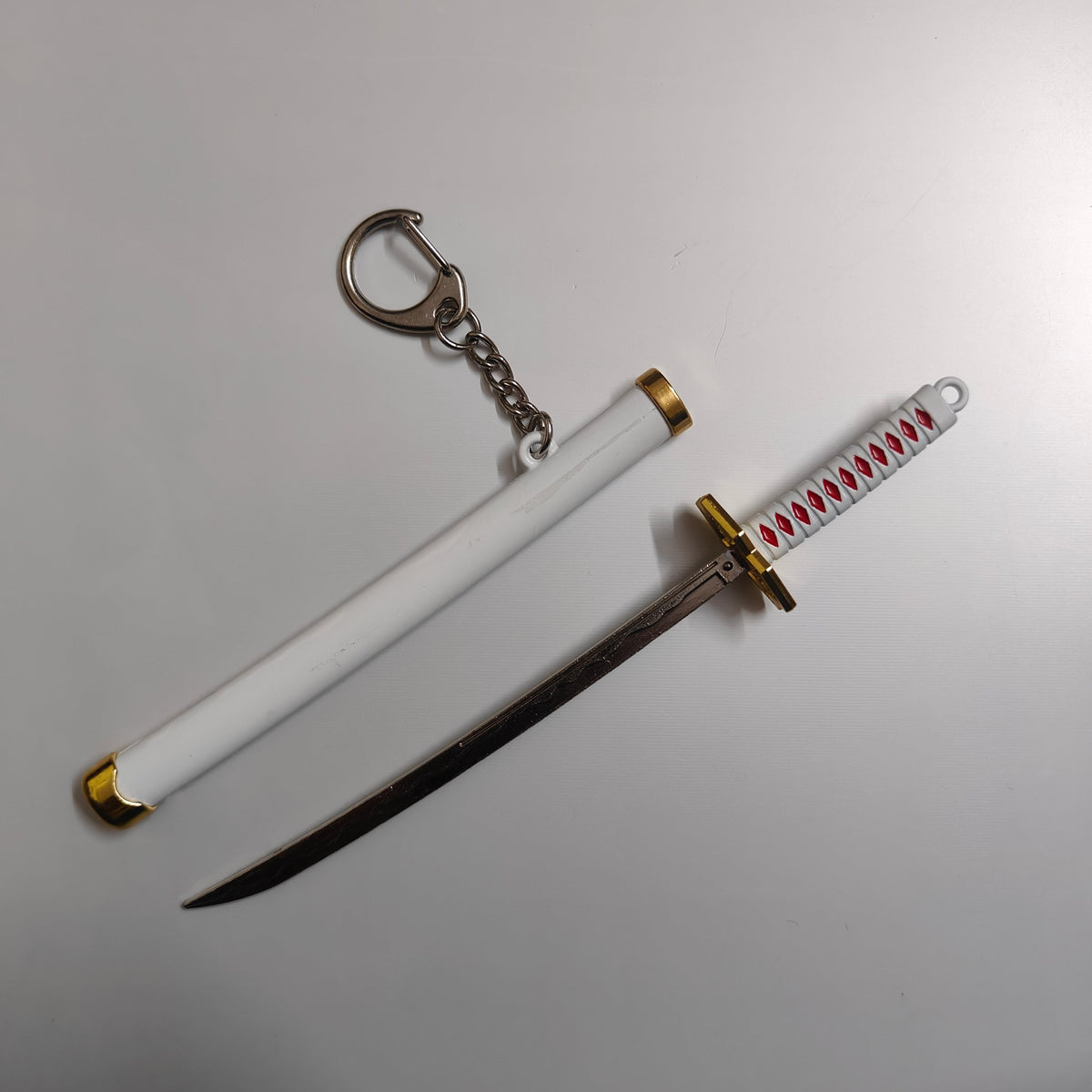 Roronoa Zoro Mini Katana Sword Keychain – Iconic White Blade | One Piece