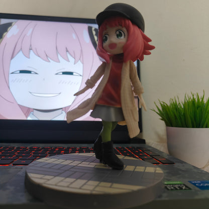Anya Forger City Style Stroll Figure – Spy × Family