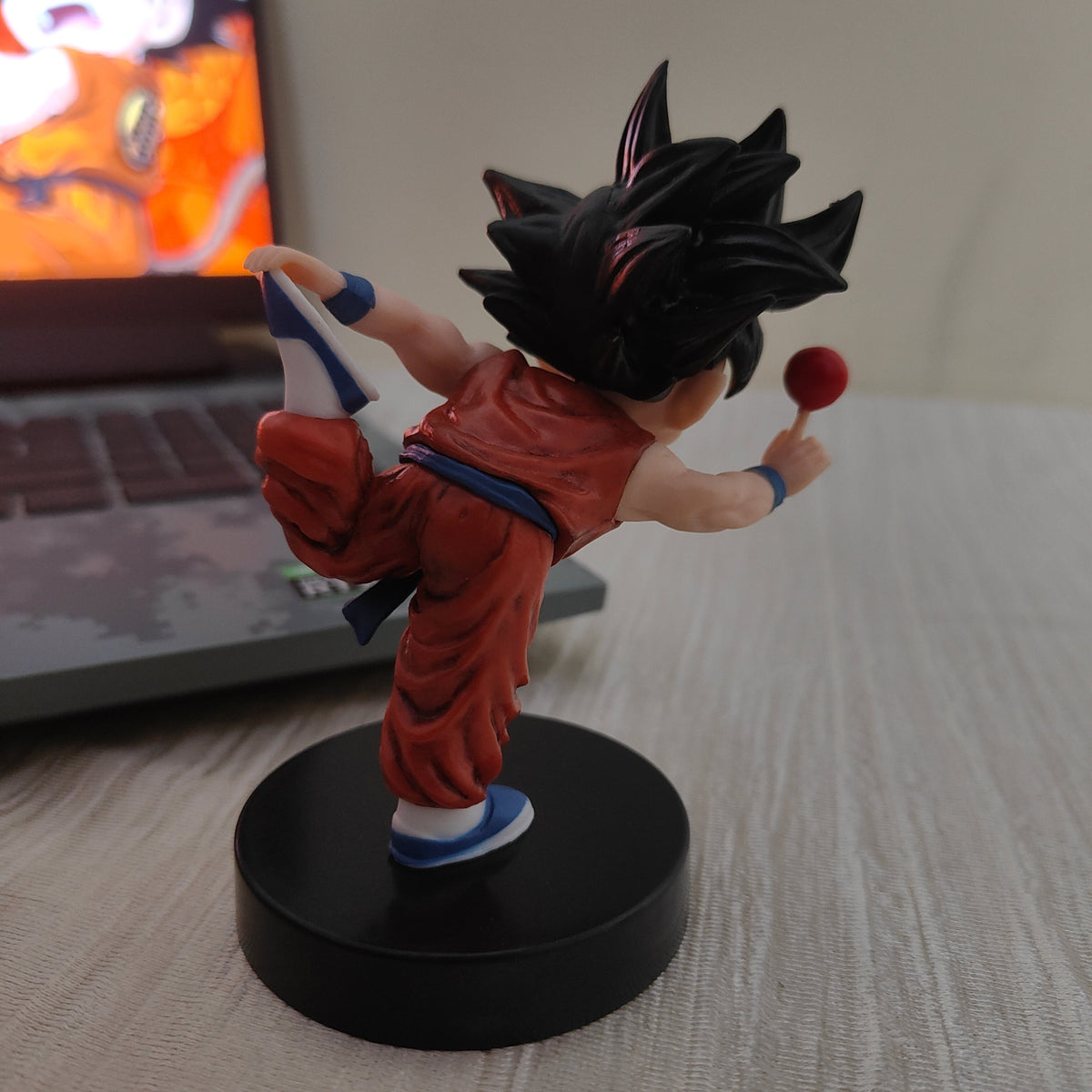 Goku Training Figure: Warm-Up Stretch – Dragon Ball Z