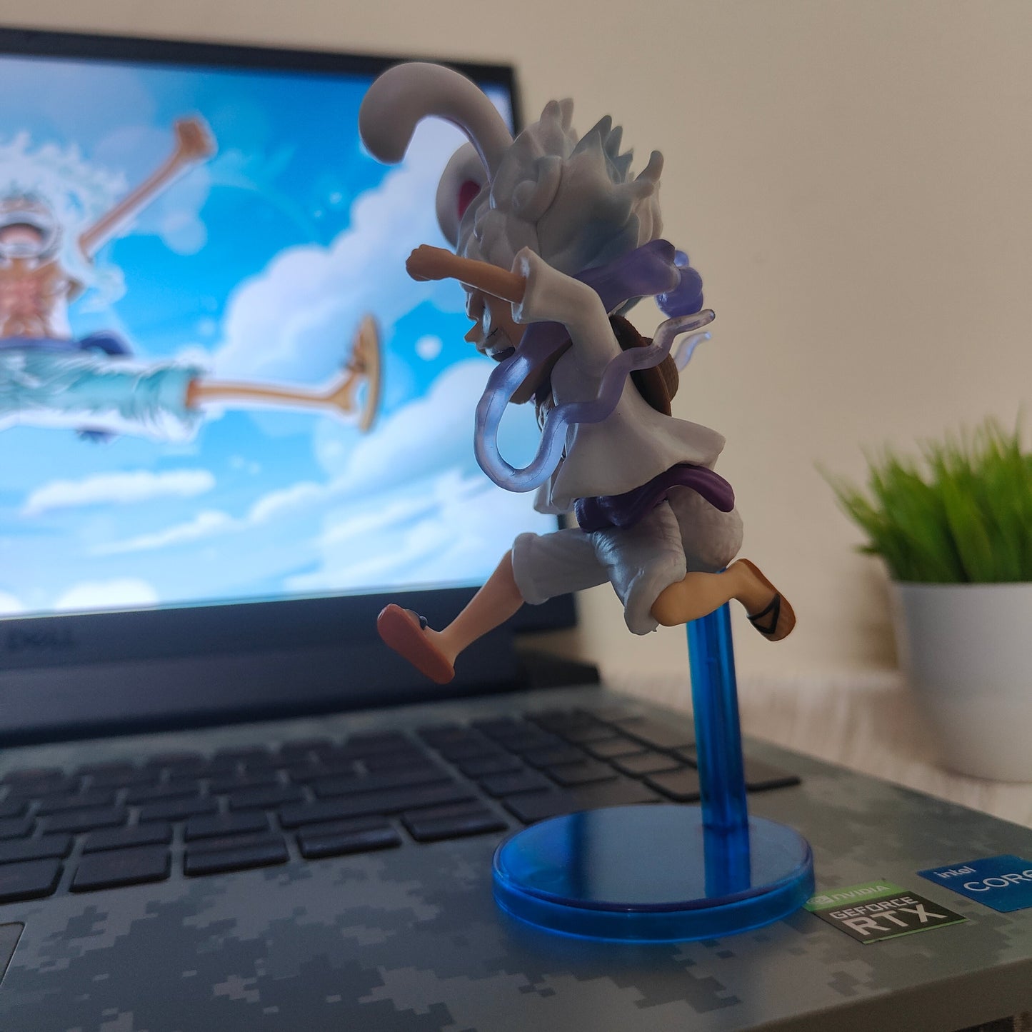 Monkey D. Luffy Gear Fifth Cheerful Stroll Figure – One Piece