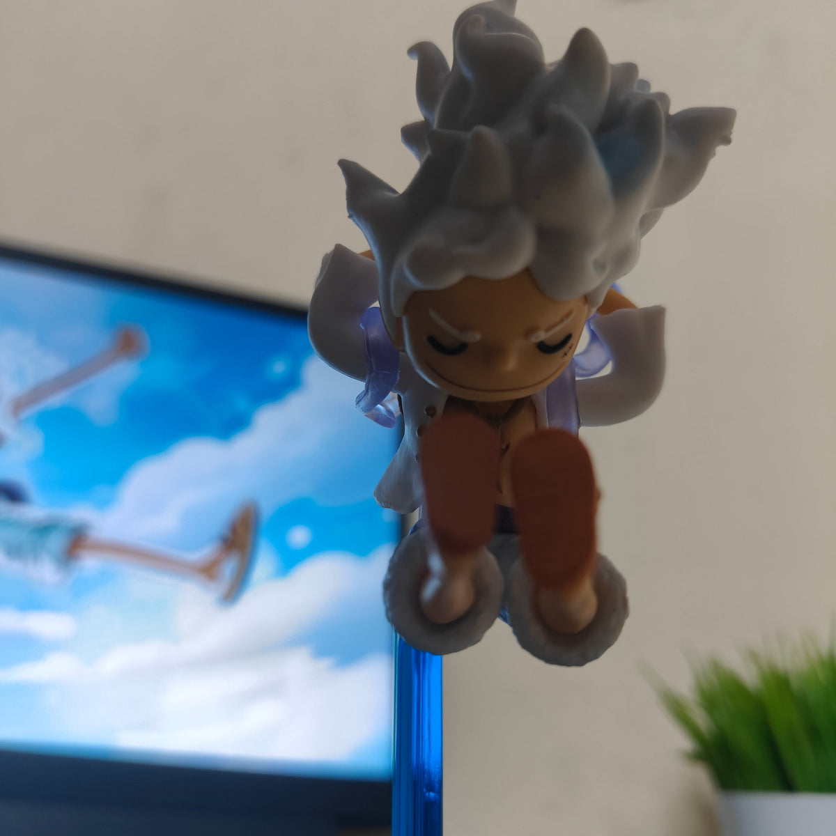 Monkey D. Luffy Gear Fifth Relaxed Float Figure – One Piece