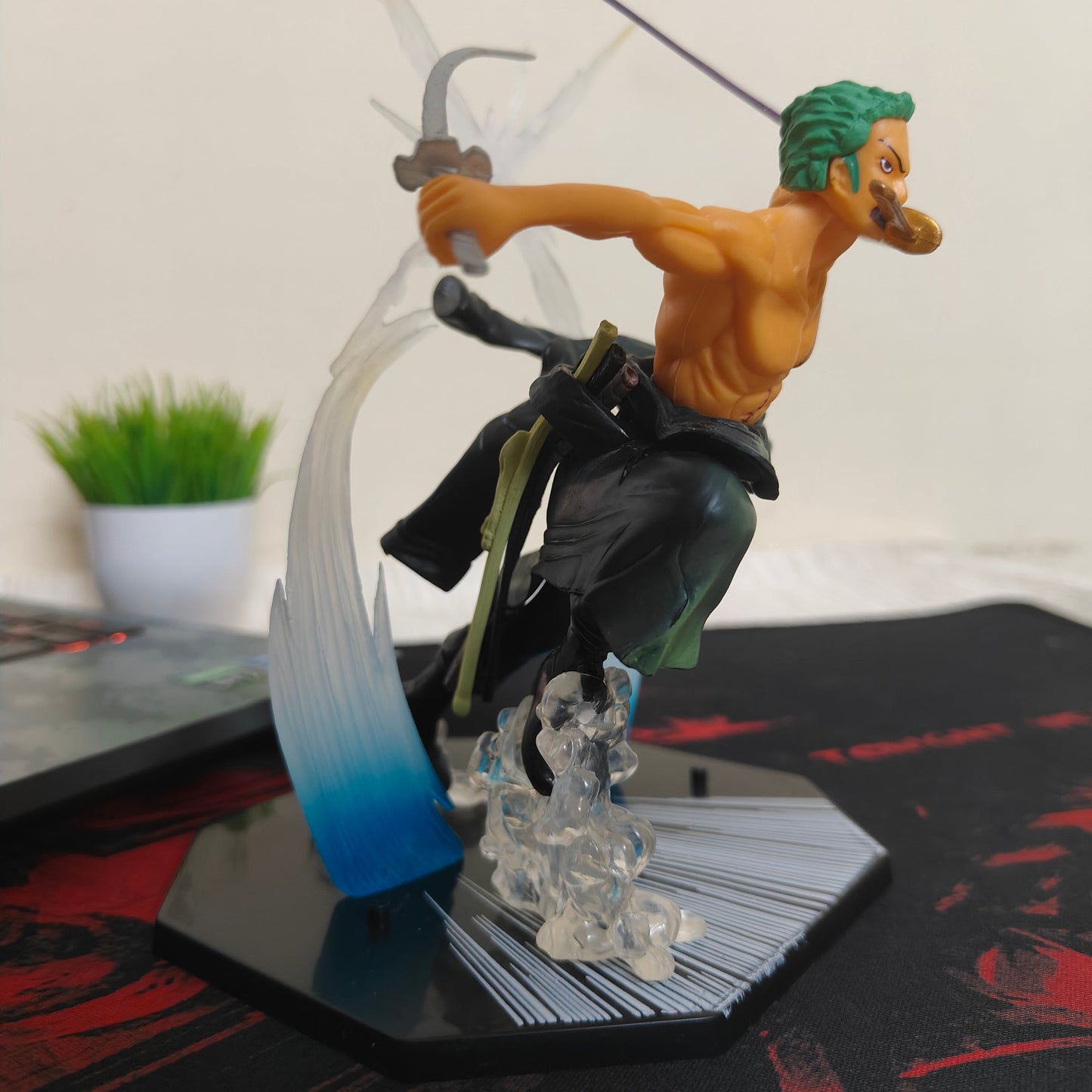 Roronoa Zoro Three-Sword Style Battle Figure (Interchangeable Faces) – One Piece
